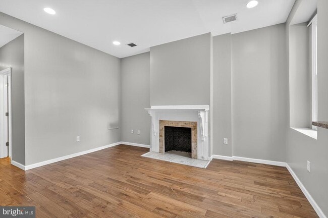 Building Photo - 4420 Chestnut St