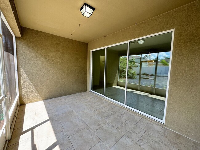 Building Photo - Beautiful, SPACIOUS 4 Bedroom, 2 Bathroom ...