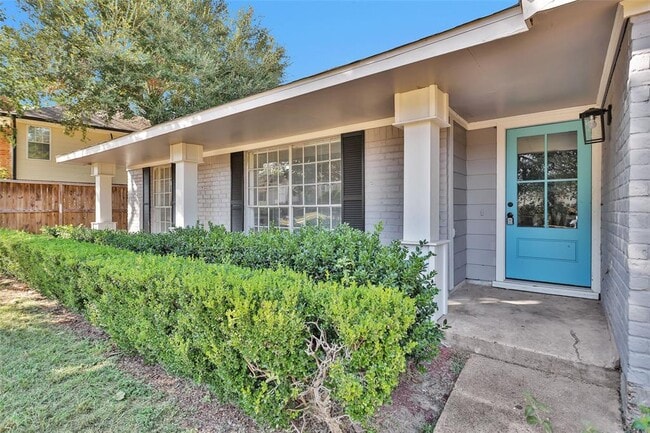 Building Photo - 9518 Kindletree Dr