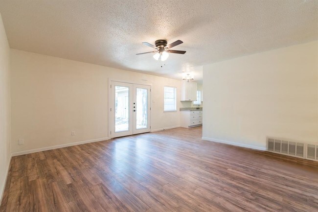 Foto del edificio - 12927 Spring Branch Dr