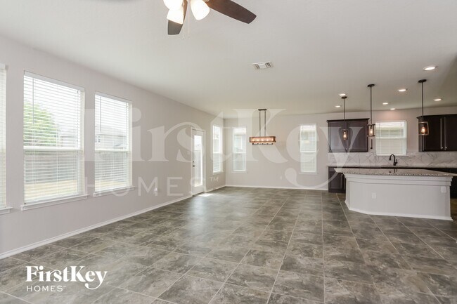 Foto del edificio - 15302 Cascade Point