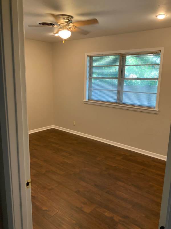 Foto del edificio - 3 bedroom 2 bath with fenced yard!