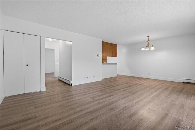 Foto del edificio - 2150 S Vaughn Way