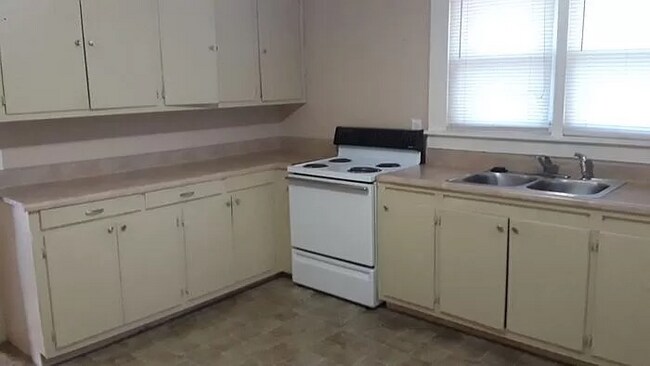 Building Photo - 2 Bedroom in Spartanburg