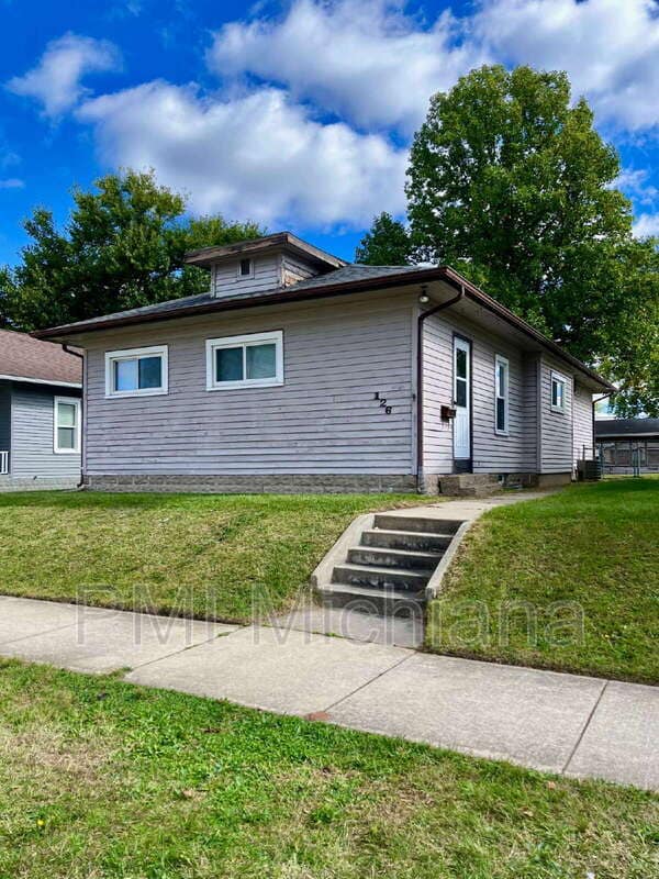 Foto principal - 126 Monmoor Ave