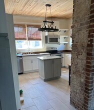 Building Photo - 631 9th Ct S