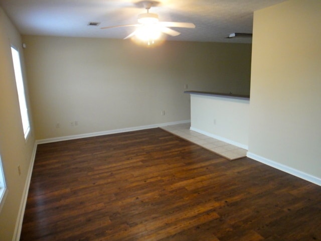 Building Photo - Longview Court Available August 9th!!