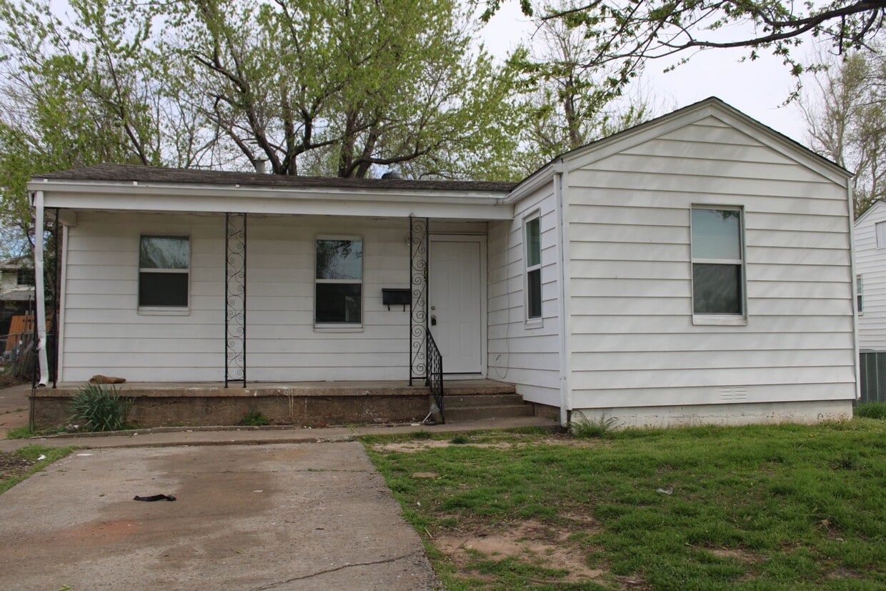 Foto principal - Over sized 2 car garage! 1/2 mile to Tinker