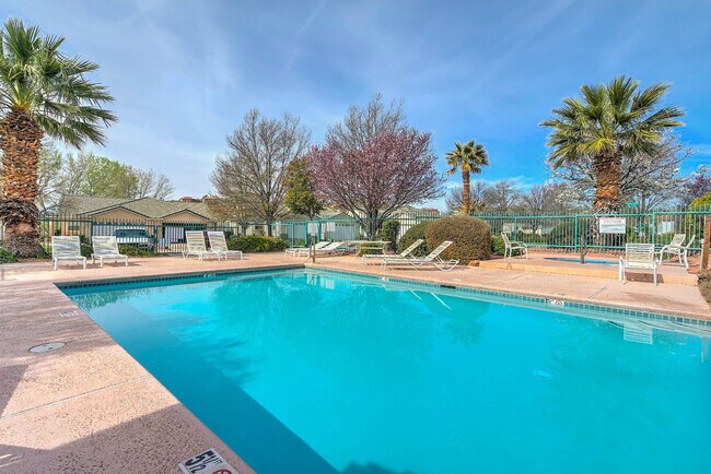 Building Photo - Fully Furnished Home. All utilities includ...