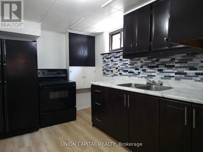 Photo du bâtiment - 6 Galewood Dr