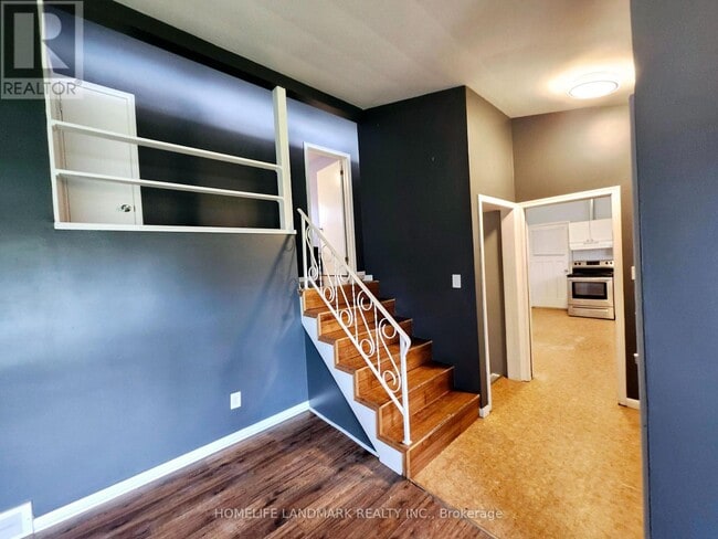 Building Photo - 22 Oakmount Dr