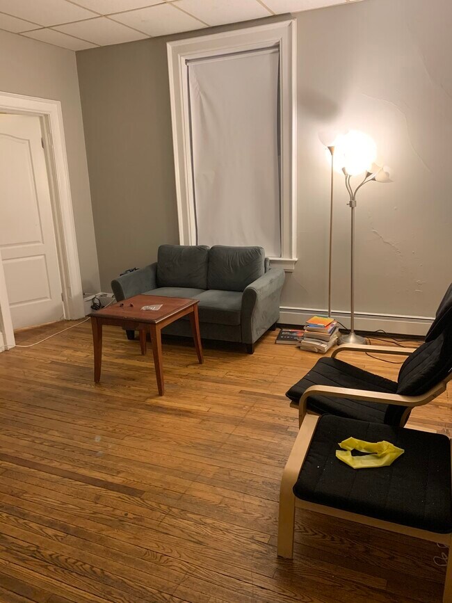 Building Photo - 535 Monroe Avenue, Unit 2B