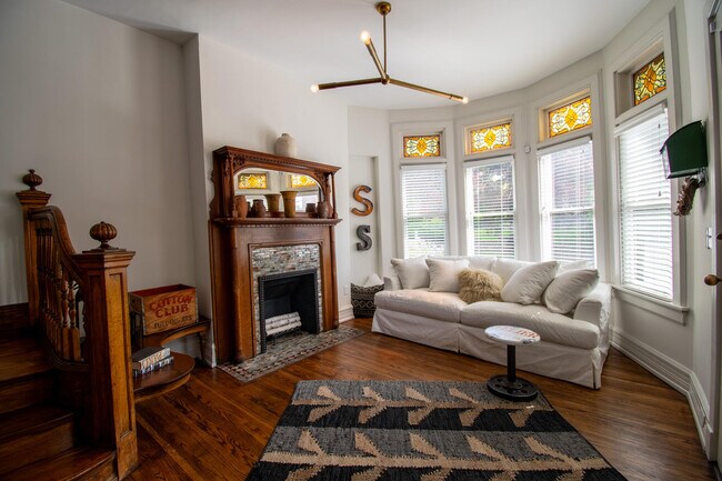 Building Photo - 629 Greenup St
