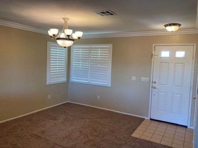 Building Photo - 302 Willow Bend Dr