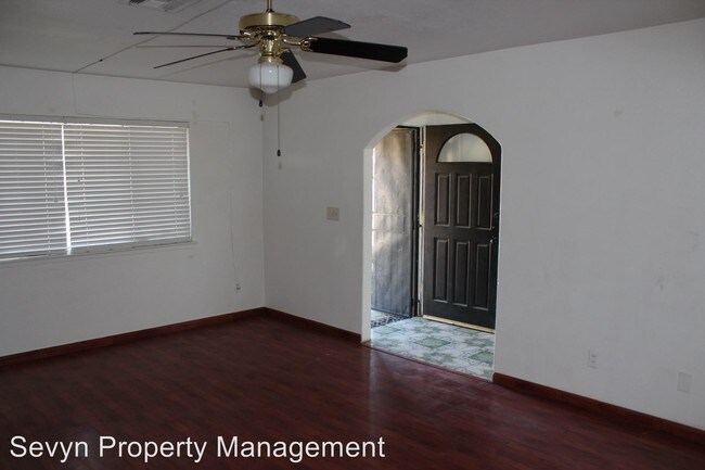 Building Photo - 807 E Margarita Rd