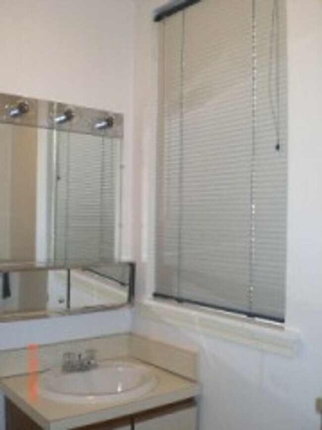 Foto del edificio - 3 Bed 2 Bath - Allston/Brighton 9/1