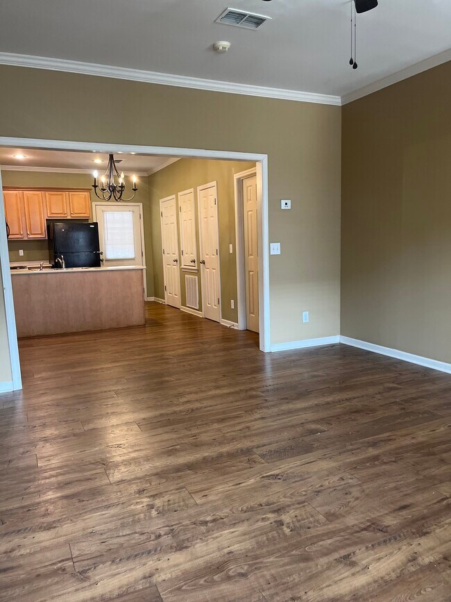 218 Lincoln Grn Unit 218J, Starkville, MS 39759 Apartments in