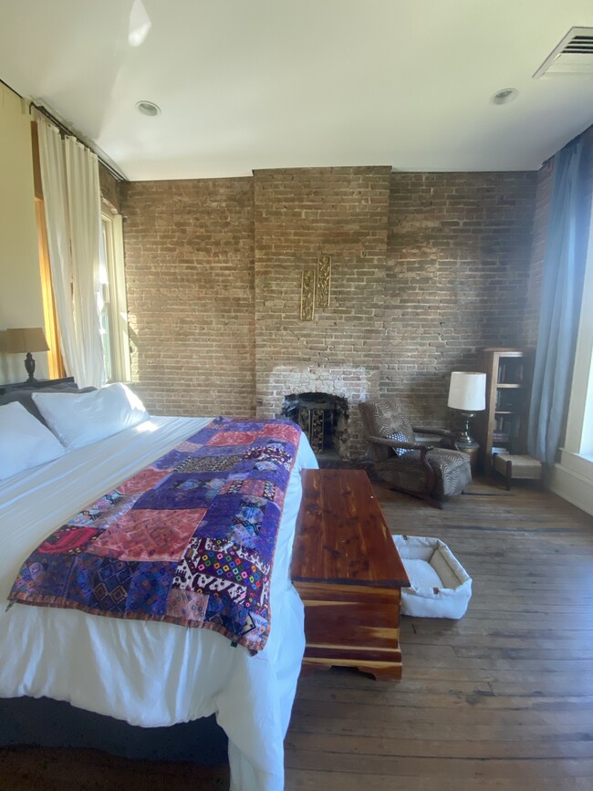 Foto del edificio - 2227 1st Ave S