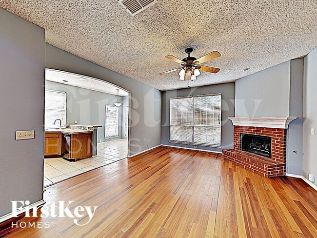 Foto del edificio - 7885 Parkmount Ct