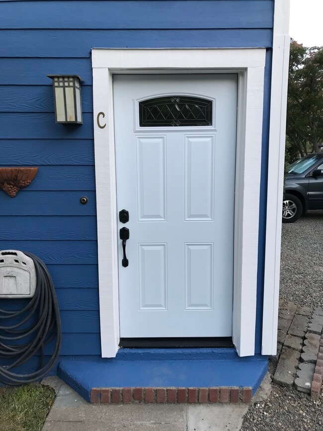 Front Door - 829 Hunt Ave