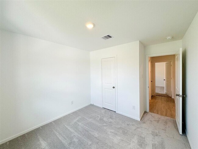 Building Photo - 3415 Angus Farm Dr