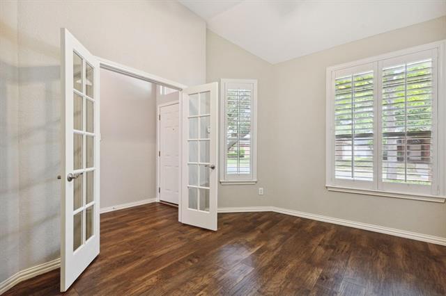 Building Photo - 2624 Zoeller Dr