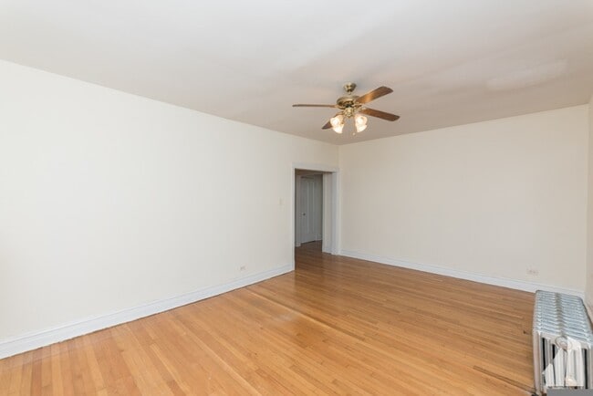 Foto del edificio - 1825 W Foster Ave