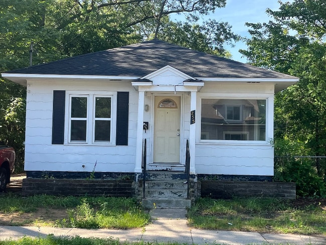 Building Photo - 255 W Summit Ave