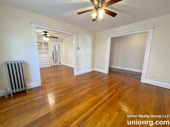 Building Photo - 67 Estes St