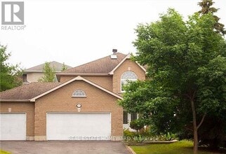 Building Photo - 13 Fawn Crescent