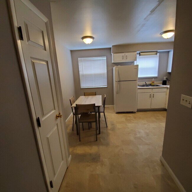 Foto del edificio - 4290 Linden Ave