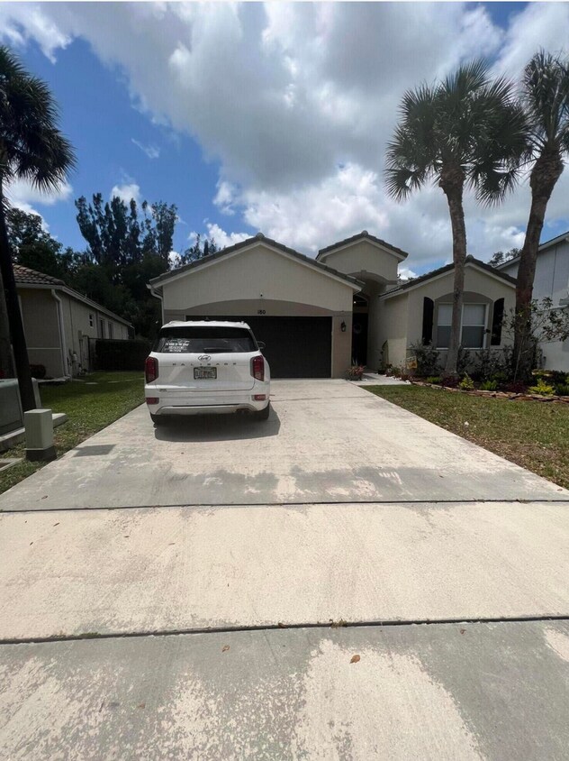 180 Seminole Lakes Dr, Royal Palm Beach, FL 33411 House for Rent in