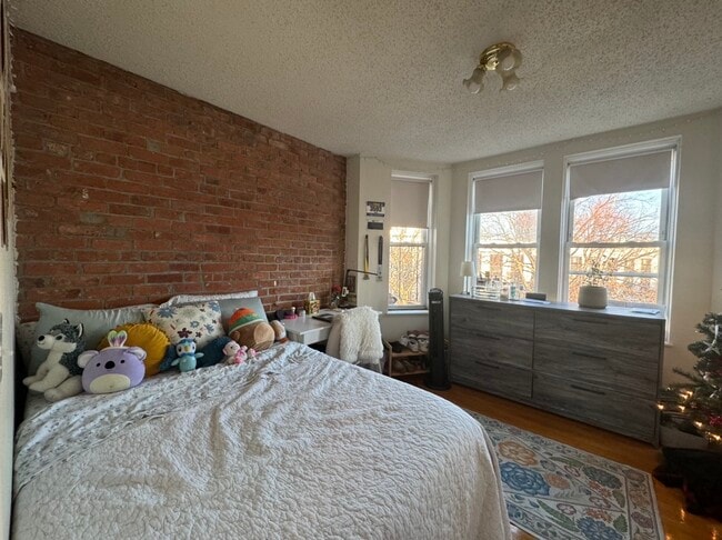 Building Photo - 45 Hemenway St