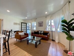 Building Photo - 1134 Chelsea Ave