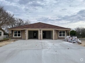 Building Photo - 815 Harley Dr
