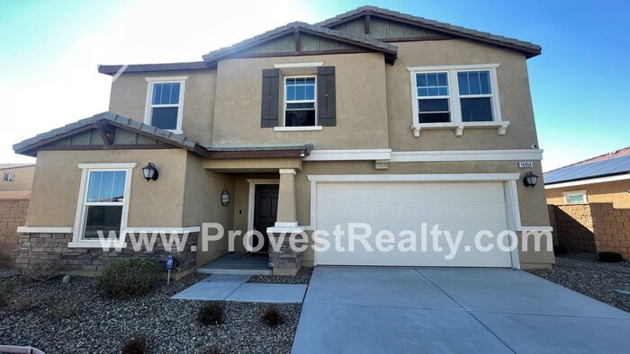 Primary Photo - Huge 4 Bedroom and 3 Bath in Beautiful Vic...