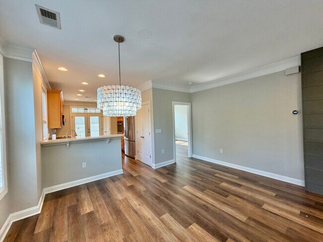 Foto del edificio - Comfort & Convenience: 3BR End-Unit Townhome in Pooler