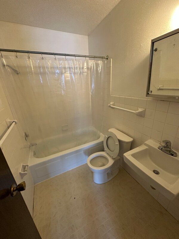 Foto del edificio - 320 Oak Ave N