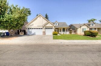 Building Photo - 4666 W Oswego Ave
