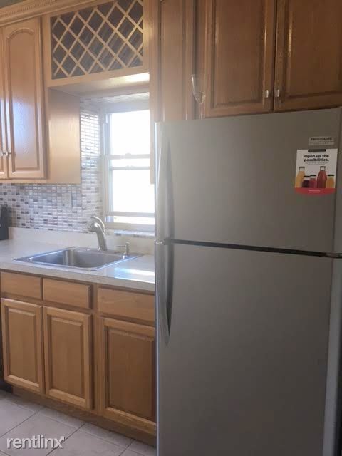 Building Photo - 3 br, 1 bath  - 3356 10th St