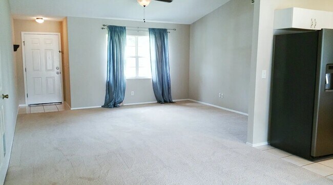 Building Photo - 415 48th St W