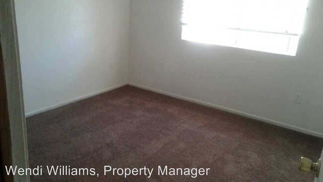 Building Photo - 1701 N Rancho Dr
