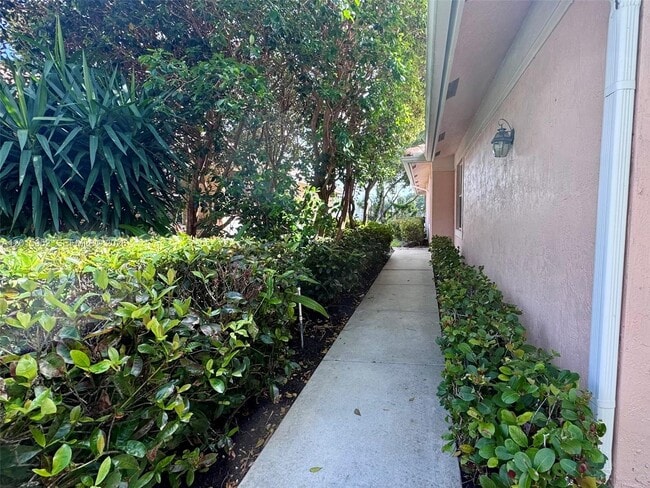 Foto del edificio - 2450 S Coral Trace Cir