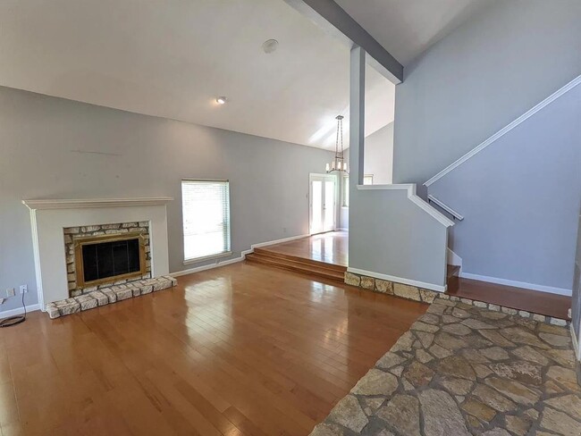 Building Photo - 5907 Balsam Hollow