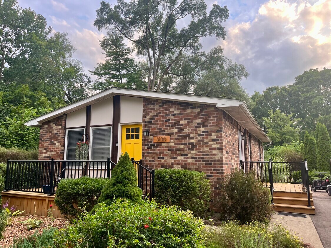 Foto principal - 3130 La Salle Dr