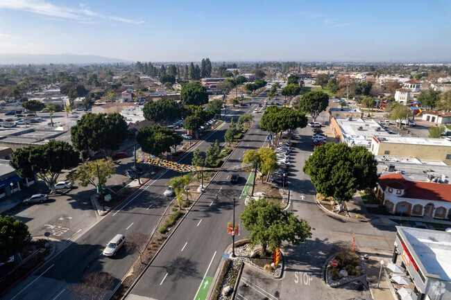 Baldwin Park main roads provide quick and easy access to recreation and shopping.