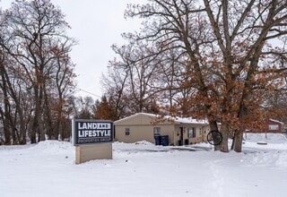 Building Photo - 4256 Fox Hills Ct