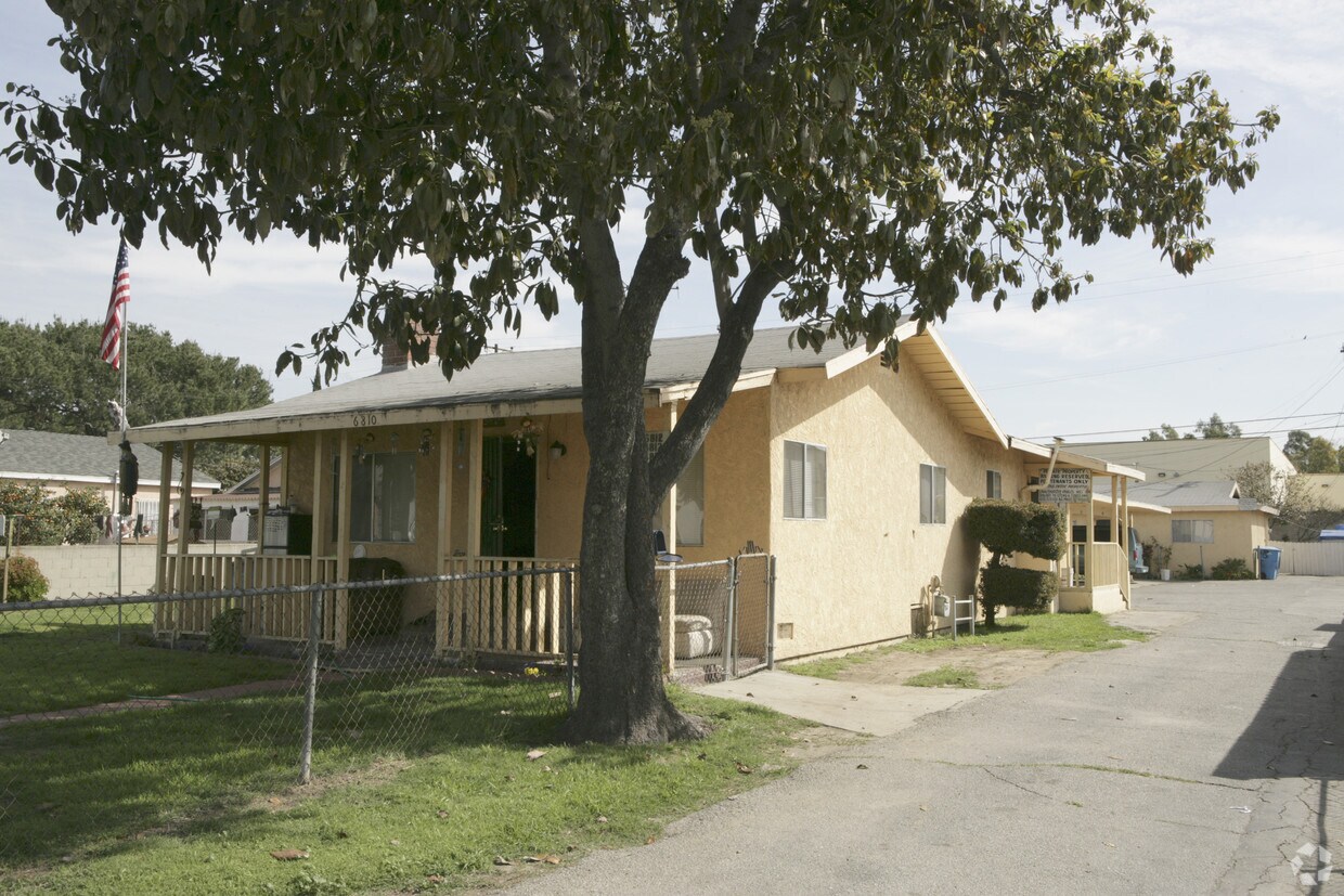 Primary Photo - 6810-6814 1/2 Marlow Ave.
