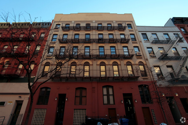 Foto del edificio - 520-522 W 50th St