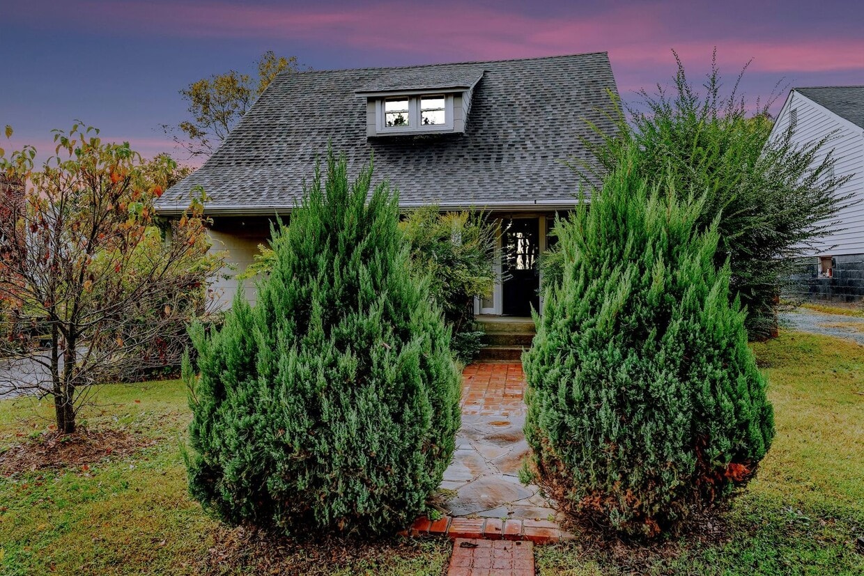 Historic Home in East Nashville - Historic Home in East Nashville